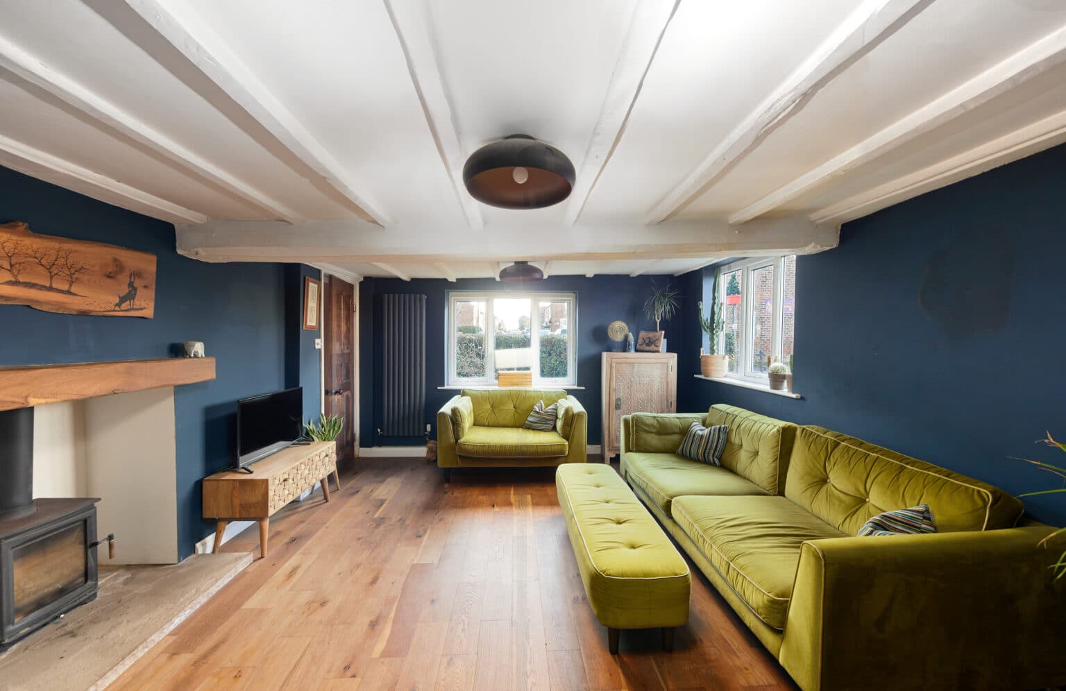 lounge-staged-for-sale