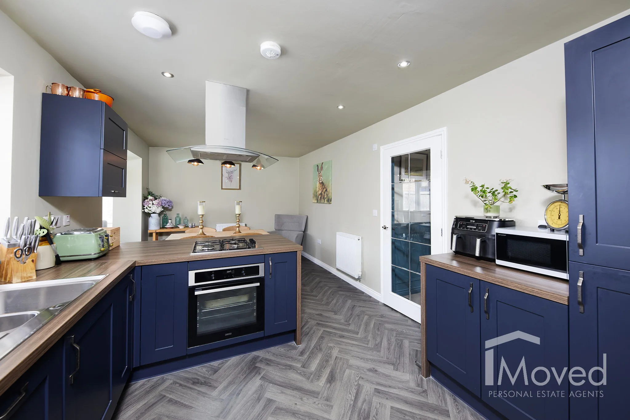 YO84FJ - Kitchen - Diner