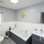 Pavers Drive - Family Bathroom