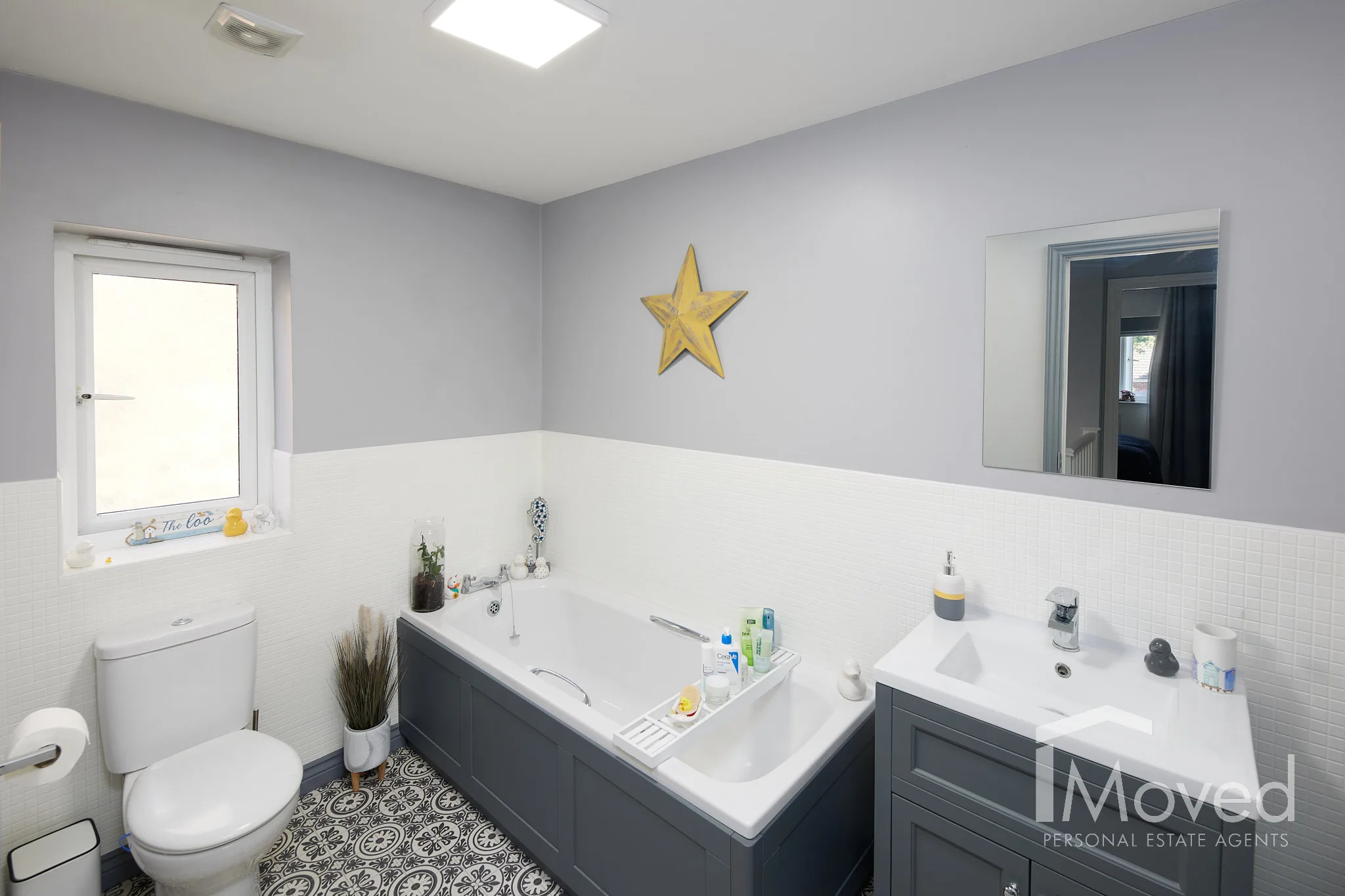Pavers Drive - Family Bathroom