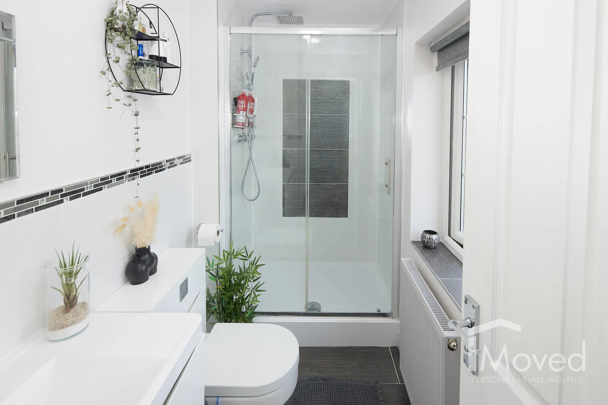 Pavers Drive - Bedroom 1 - En-suite