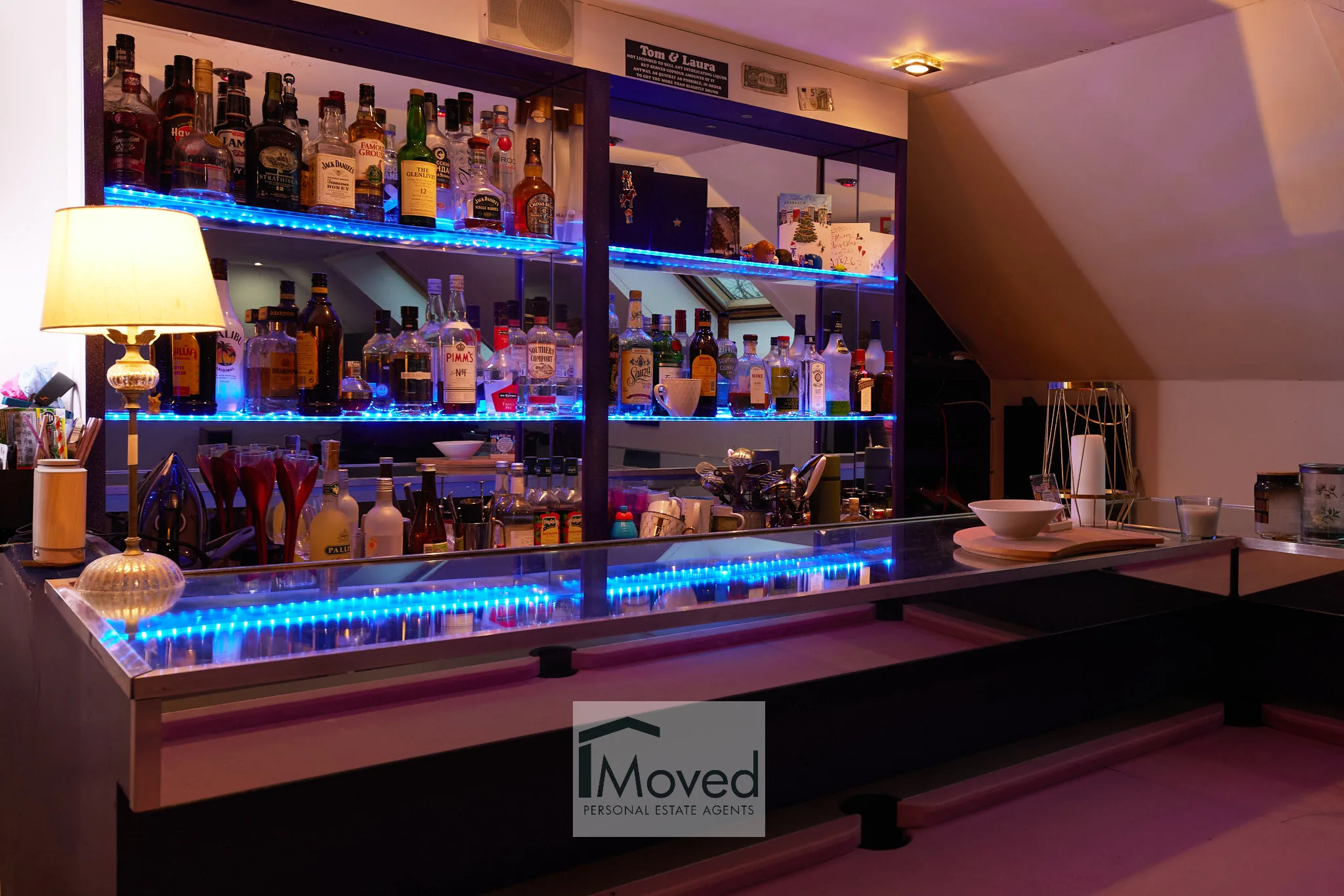 Annex-bar-close-up