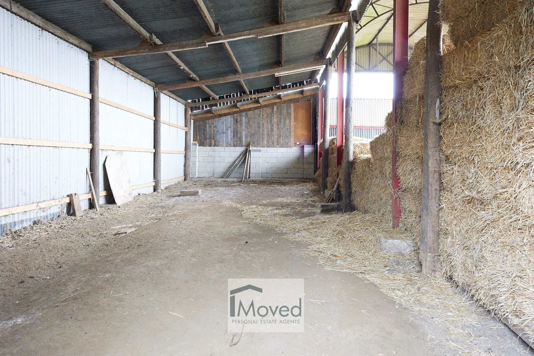 Lean to on Dutch barn