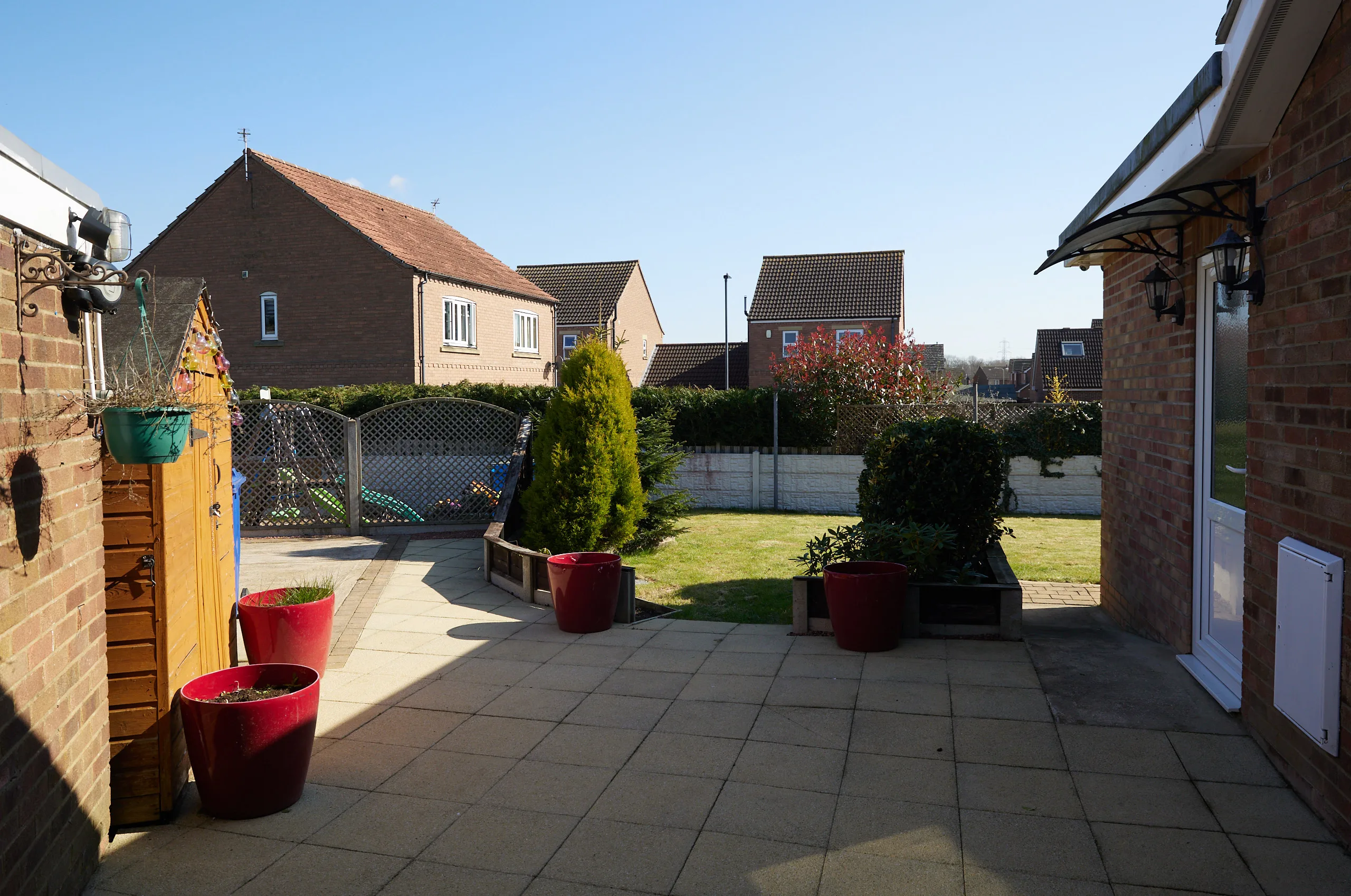 Croft road, Side garden
